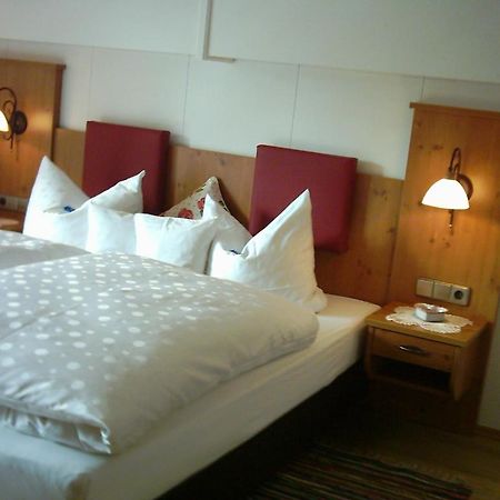 Haus Christl Reit Im Winkl, Kostenloser Parkplatz, 5 Minuten Zum Ortszentrum, Ruhige Lage, Wlan Room photo